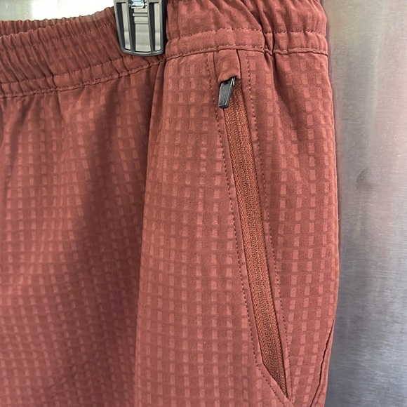 Eddie Bauer First Ascent burgundy men’s size 2X multi pocketed Pants‎ NWT - Picture 13 of 16